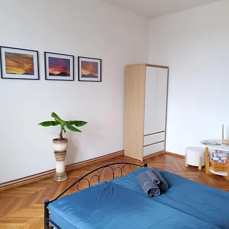 Waldruh S Terasou Jalŭvčí